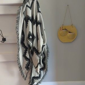 Gorgeous Pashmina Geometric Shawl/Wrap/Scarf Reversible Long Soft Fringe